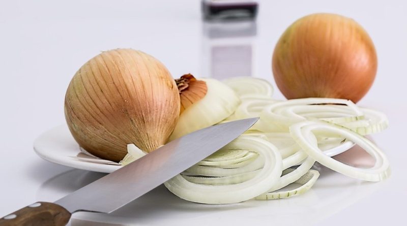 Cibuľa a jej zdravotné účinky. Čo všetko dokáže na prvý pohľad obyčajná surovina?