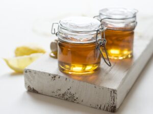 Cesnak s medom: čo vás po konzumácii jedinečného spojenia čaká?